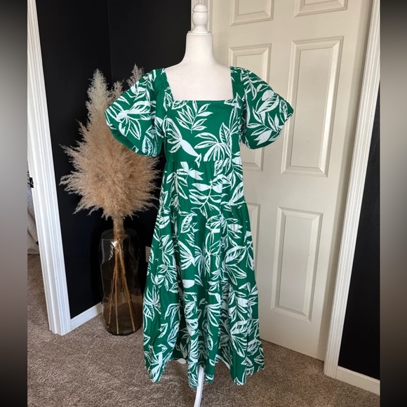meadow rhodes Dresses & Skirts - Meadow Rhodes Midi Dress Green & White Cotton Leaf Print Puff Sleeve 
size XL